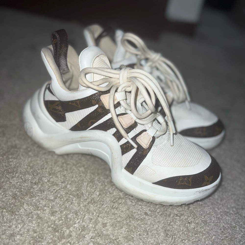 Louis Vuitton Archlight Sneakers. 40